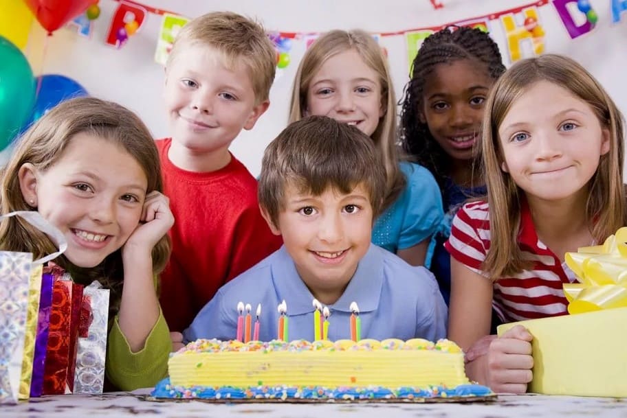 Сценарий праздника на день рождения мальчика 5 лет «Айболит и Бармалей» дома с конкурсами